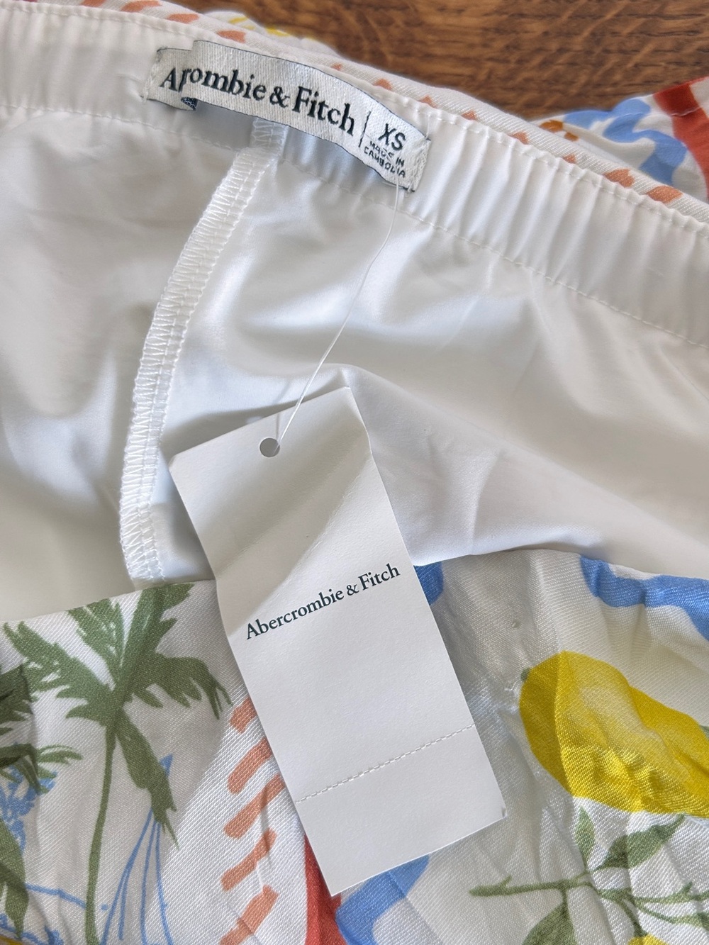 NWT ABERCROMBIE & FITCH EUROPEAN SUMMER THEMED MINI SKIRT - Picture 3 of 6
